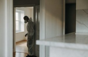 Po jakim czasie można sprzątać mieszkanie po zmarłym?